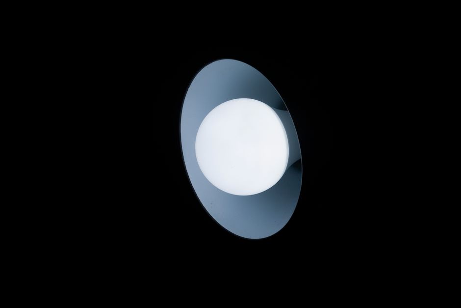 Innovatieve plafondverlichting met LED-lichtlijnen voor 2026.