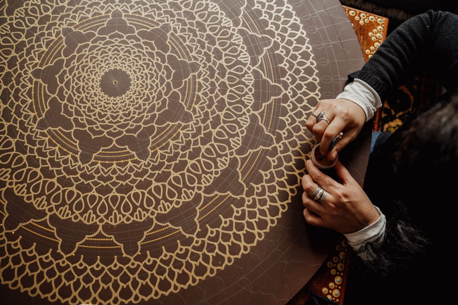 Mandala schilderij als rustgevende muurdecoratie.
